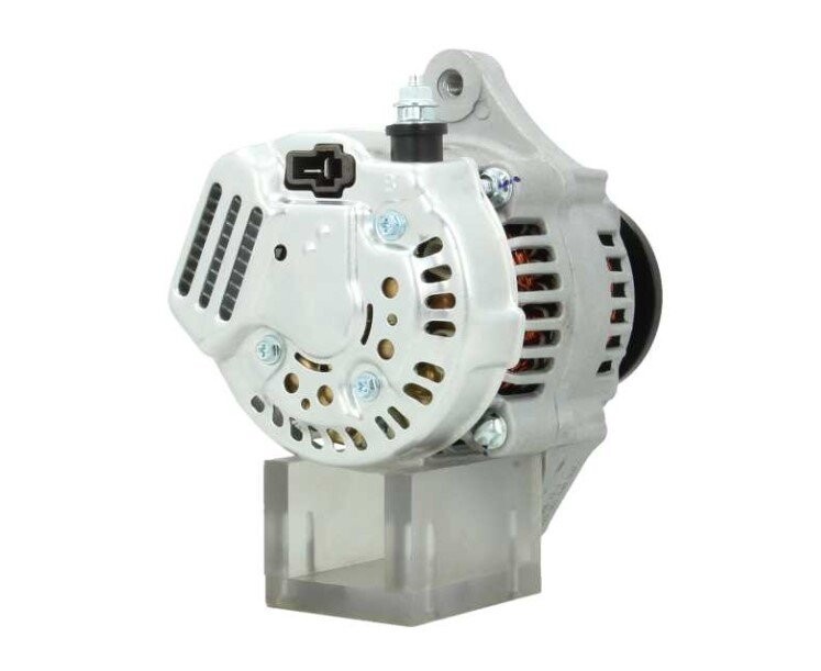 Dynamo nieuw Denso type 14V 40A Kubota Dynastart Elektro B.V.
